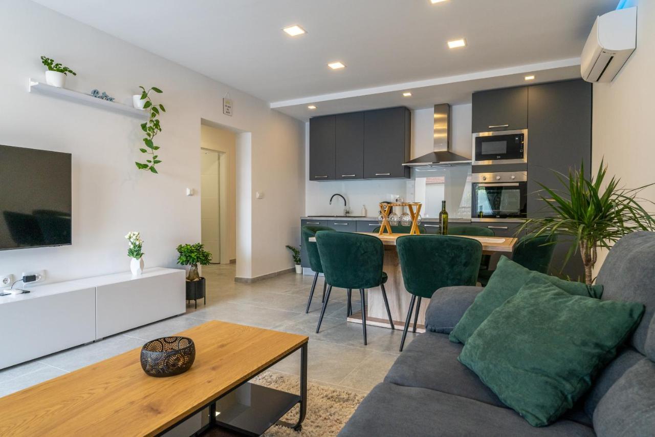 Apartman Angel Apartment Zadar Bagian luar foto