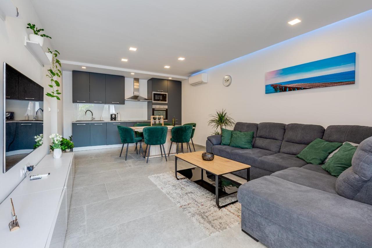Apartman Angel Apartment Zadar Bagian luar foto